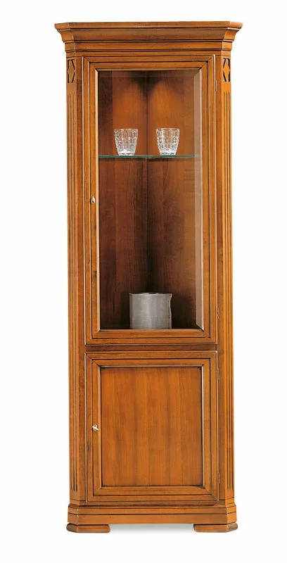 Eckvitrine italienische Handwerkskunst in Kirschbaum