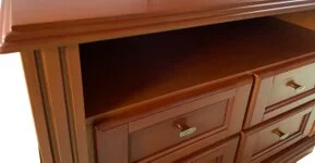 Farbton Kirsche Fersehschrank