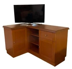 TV-Eckschrank, in Kirsch-Nussbaum lieferbar<br />Maßanfertigung möglich