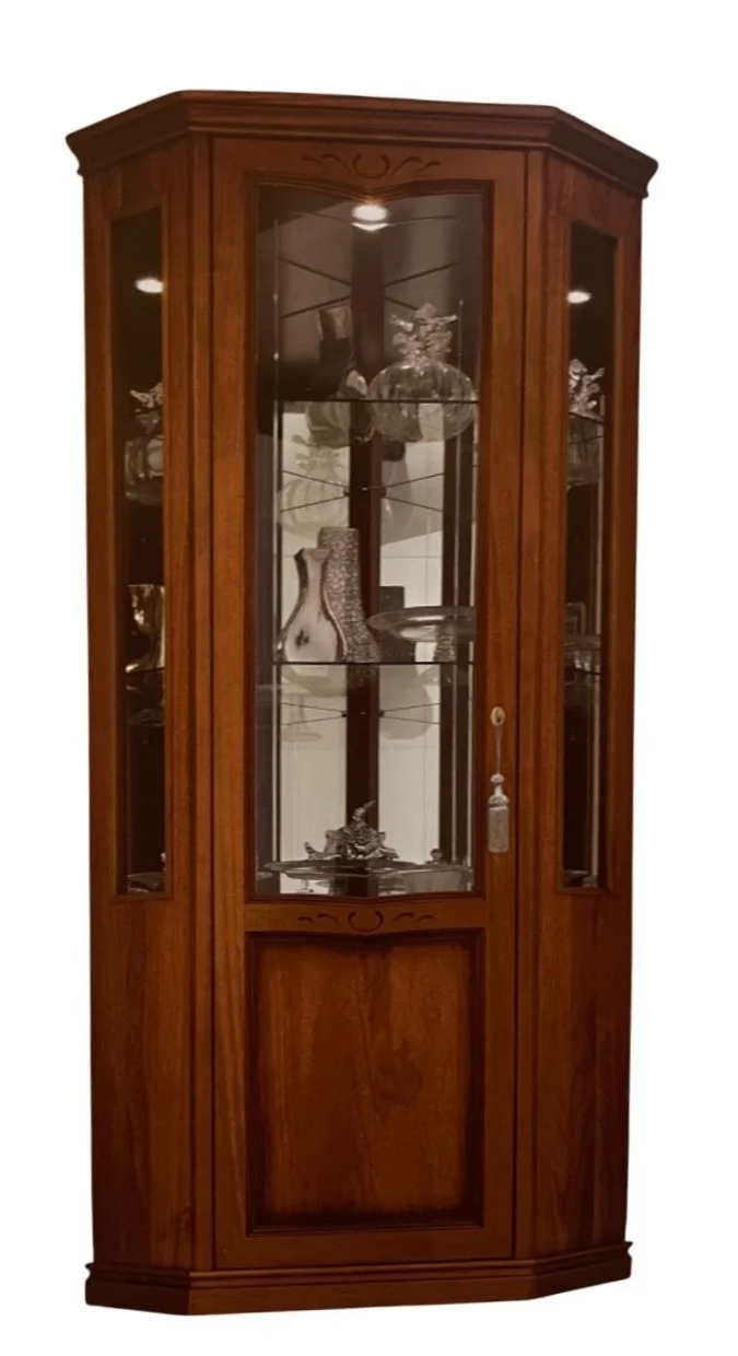Eckvitrine klassisch Nussbaum